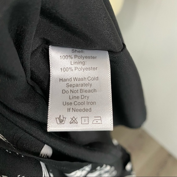 Lark & Ro Black & White Shortsleeved Shift Dress - Picture 9 of 14